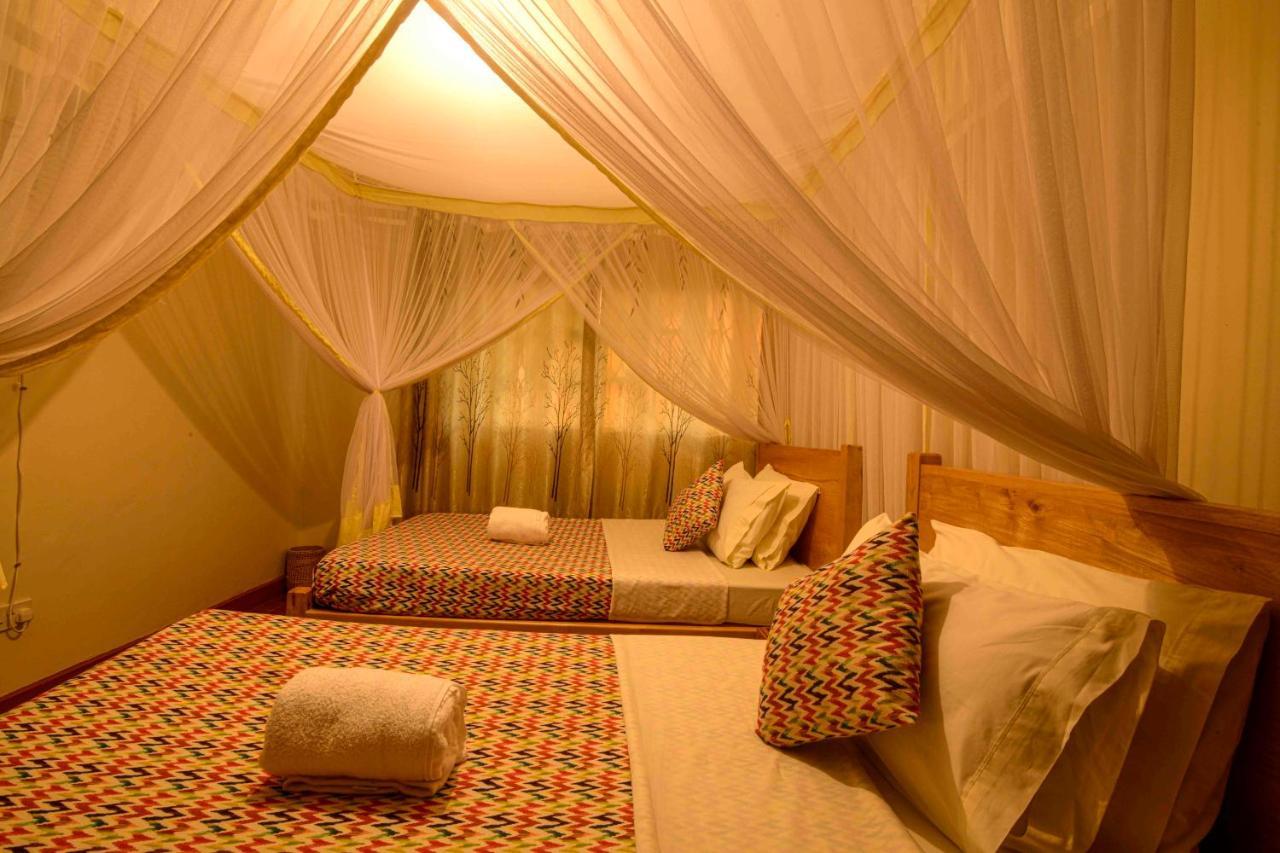 Cycad Entebbe Guest House Exteriör bild