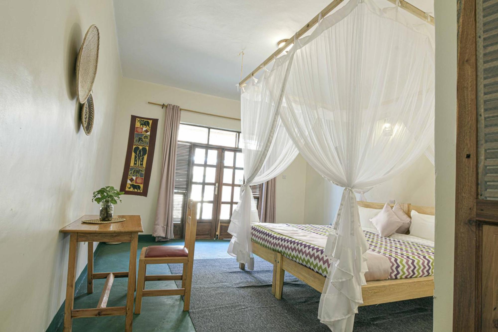 Cycad Entebbe Guest House Exteriör bild